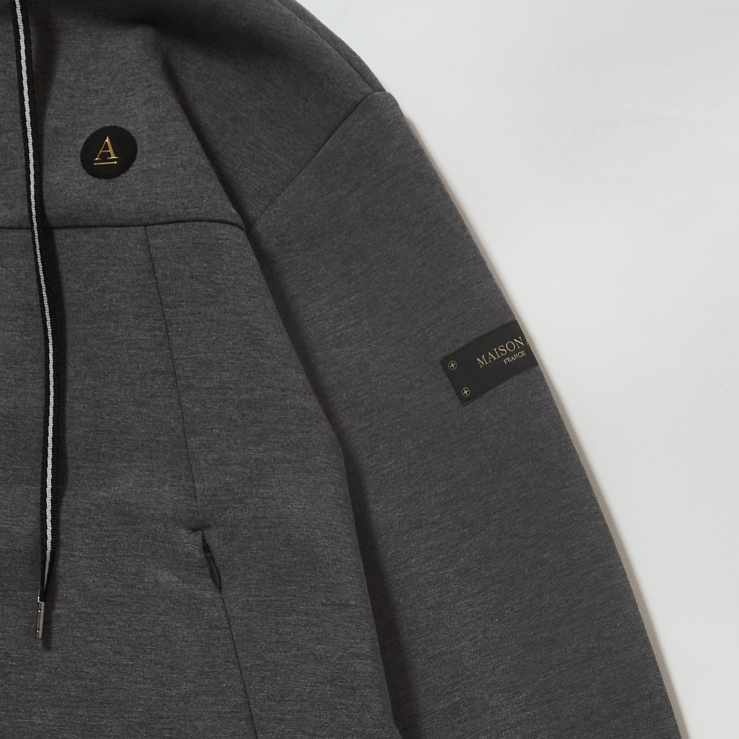 MAG ZIP HOODIE