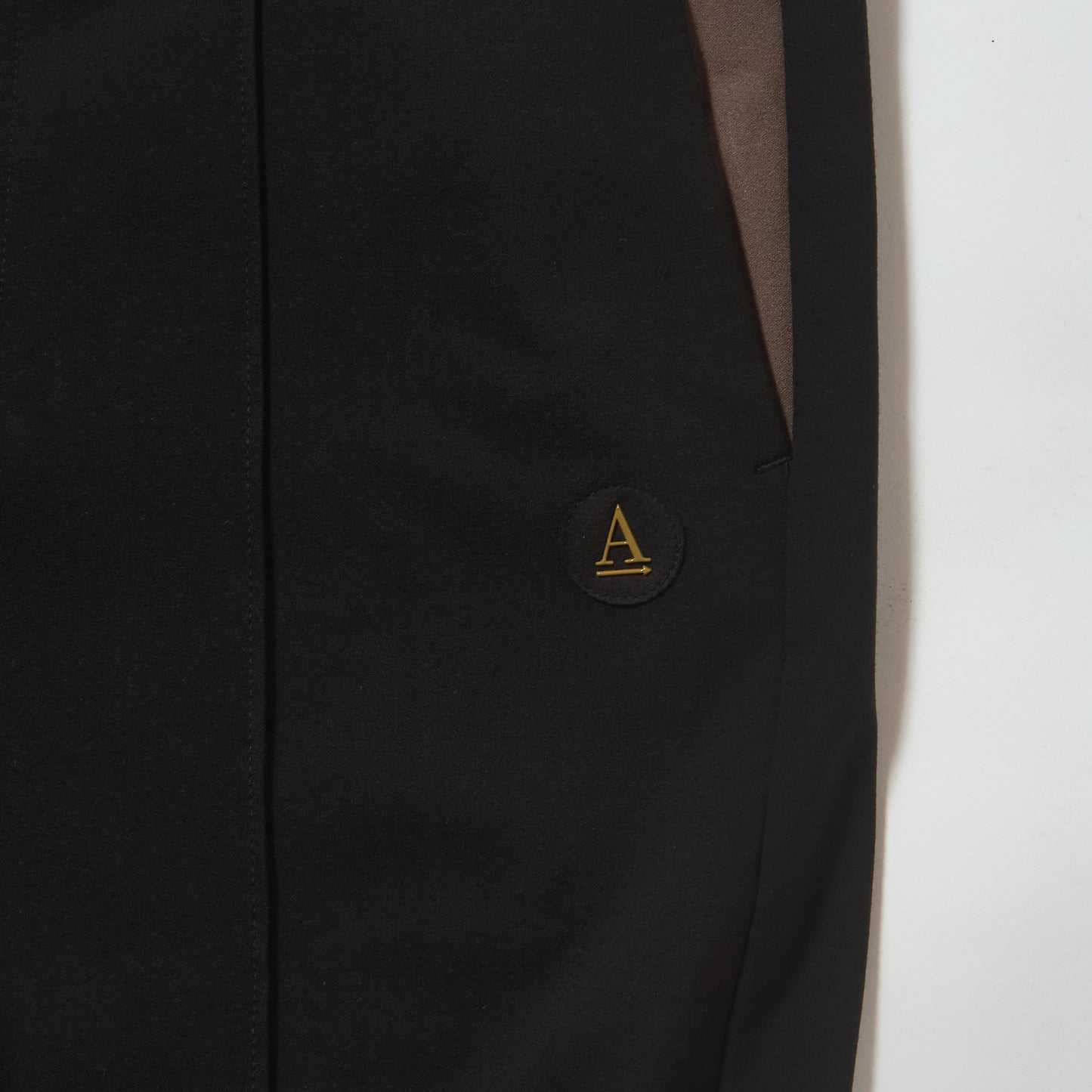 MAG SLACKS
