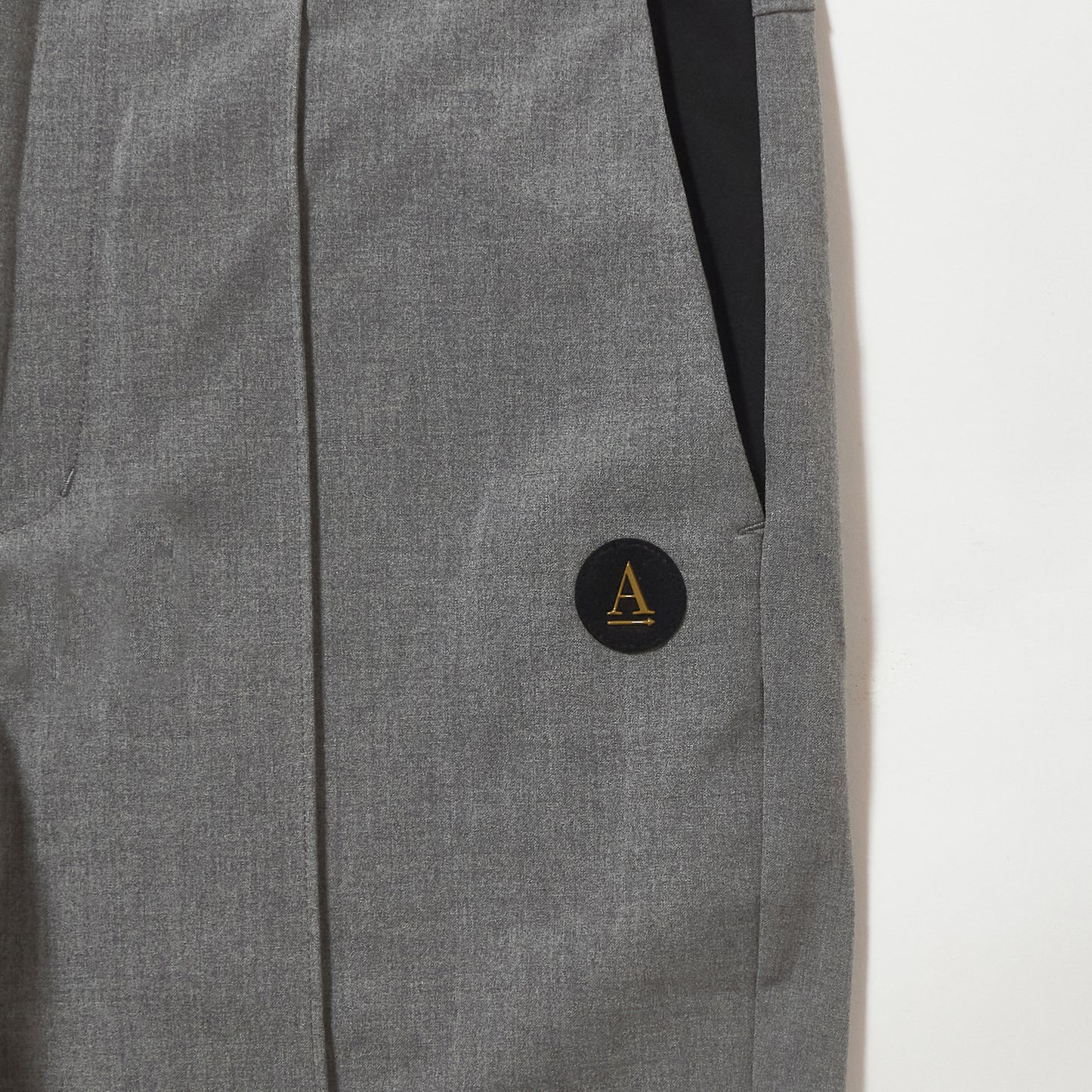 MAG SLACKS